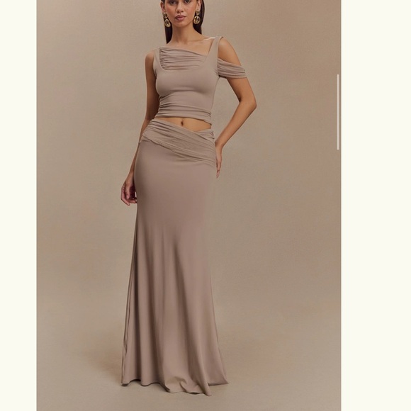 Meshki ~ Jules ~ Recycled Nylon And Mesh Sleeveless Top - Taupe - Picture 5 of 6